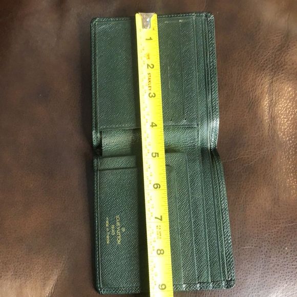 LOUIS VUITTON Green Taiga Leather Bifold Wallet Vintage MI0917 - Picture 17 of 17